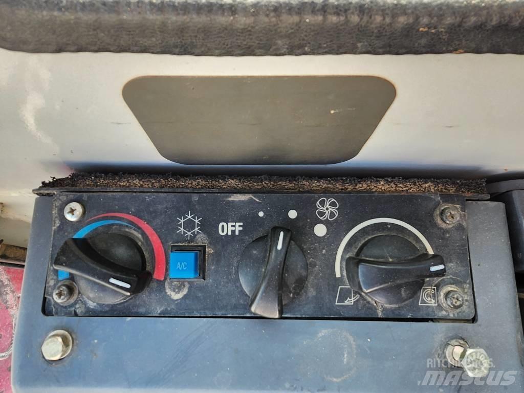 Takeuchi TB 180 FR Paletli ekskavatörler