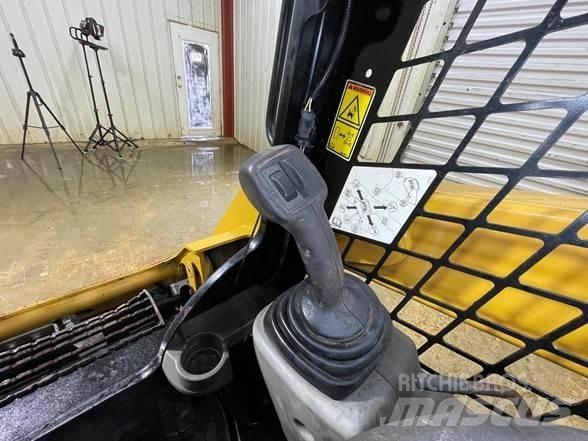 CAT 242D Skid steer loderler