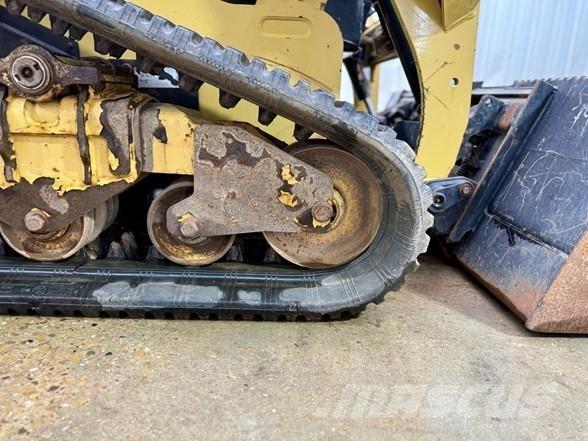 CAT 249D Skid steer loderler