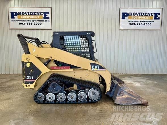 CAT 257 Skid steer loderler