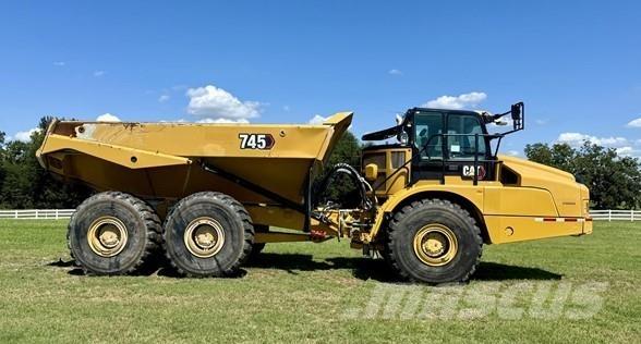 CAT 745 Belden kirma kaya kamyonu