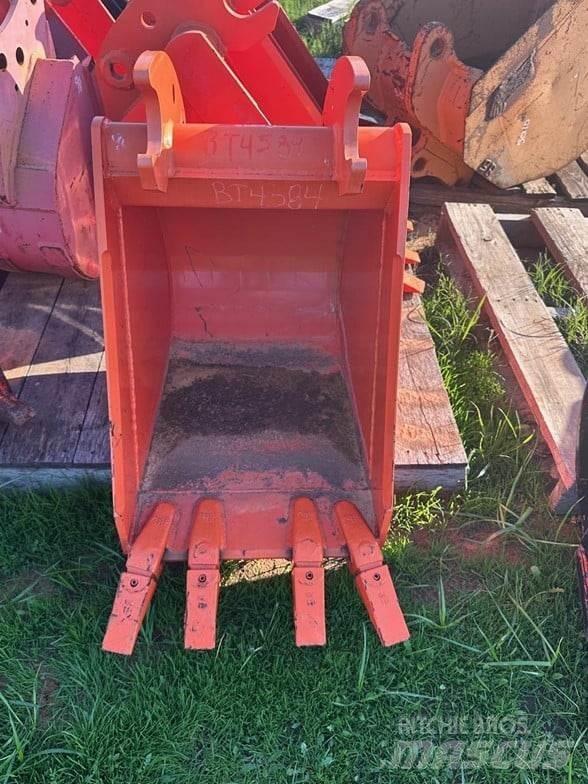 Kubota BT4584 Kovalar