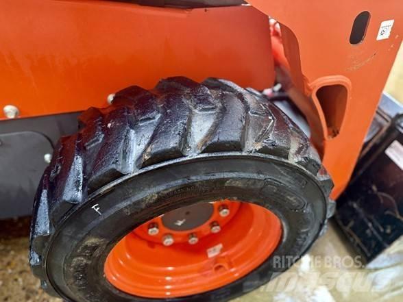 Kubota SSV65 Skid steer loderler