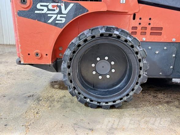 Kubota SSV75 Skid steer loderler