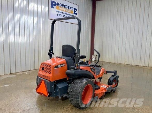 Kubota ZD1211L Sıfır dönüşlü çim biçme makineleri