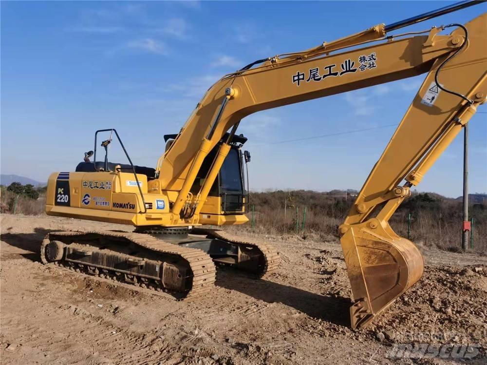 Komatsu PC 220-8 Paletli ekskavatörler