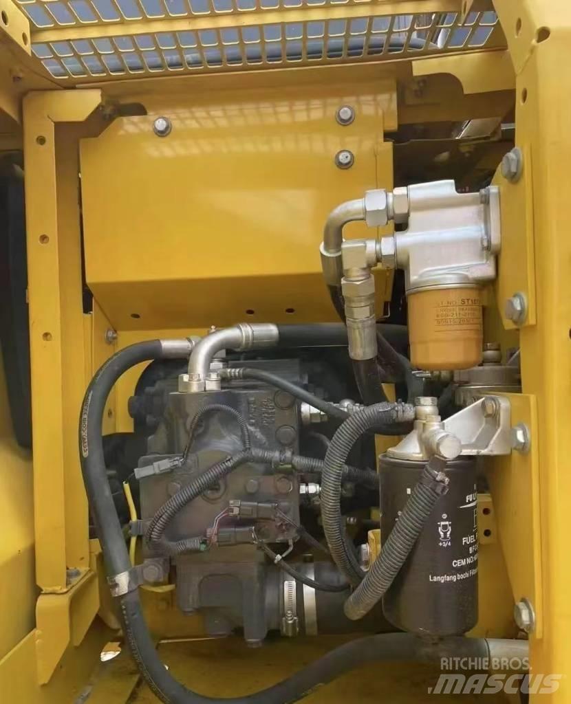 Komatsu PC 130 Paletli ekskavatörler