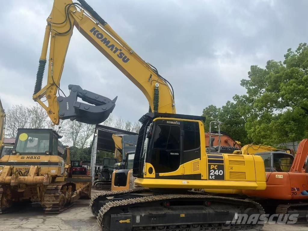 Komatsu PC 240 Paletli ekskavatörler