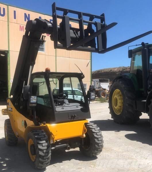 JCB 520-40 Tarimsal teleskopik yükleyiciler