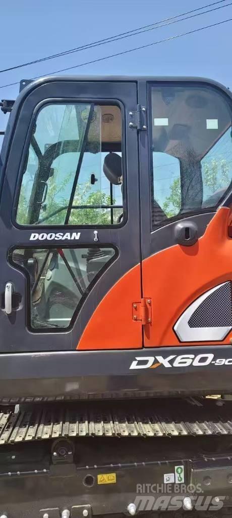 Doosan DX60 Mini ekskavatörler, 7 tona dek