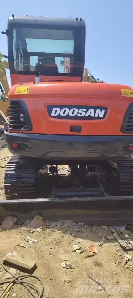 Doosan DX60 Mini ekskavatörler, 7 tona dek