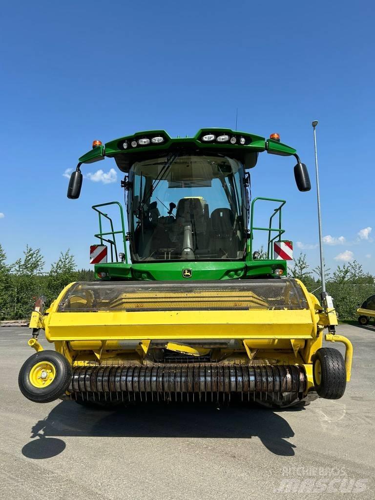 John Deere 8300i Kendi yürür silaj makinalari