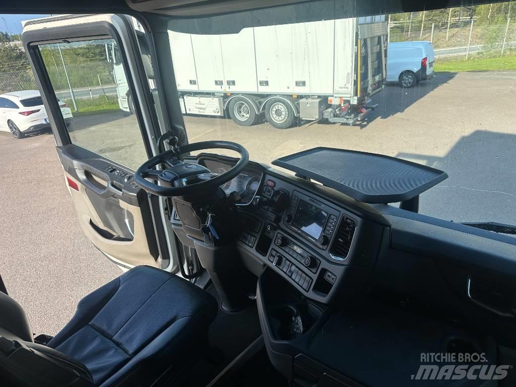 Scania R520B6X2NB Kapali kasa kamyonlar