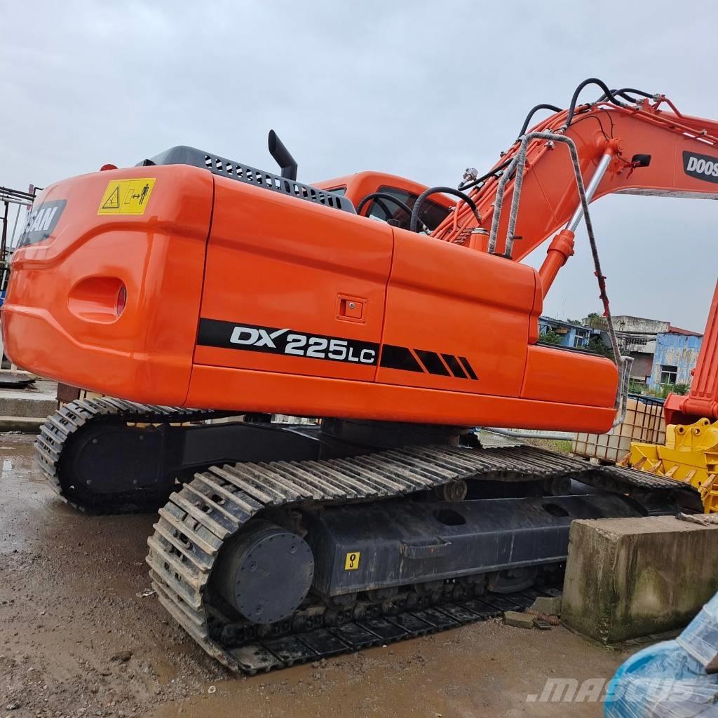 Doosan DX 225 Paletli ekskavatörler