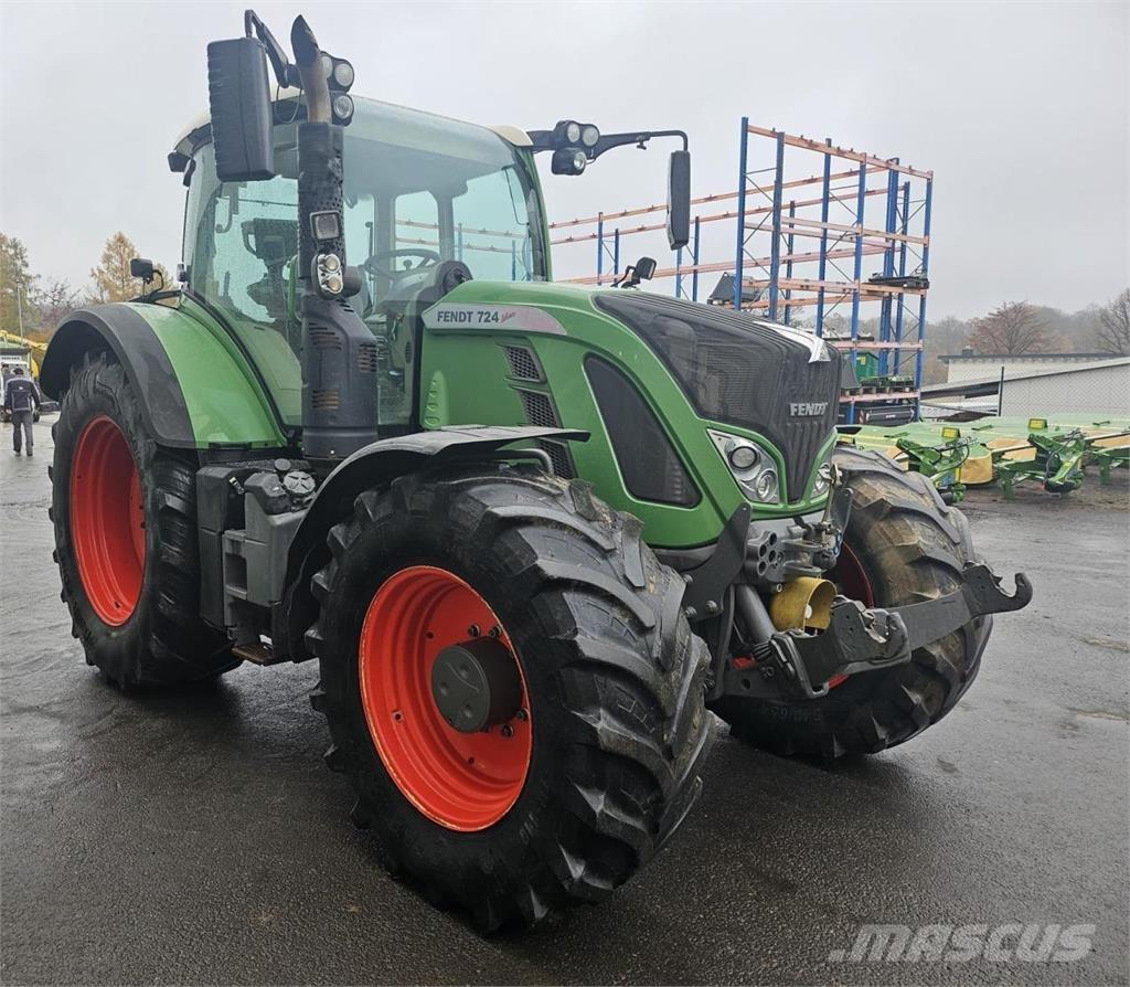 Fendt 724 Vario Traktörler