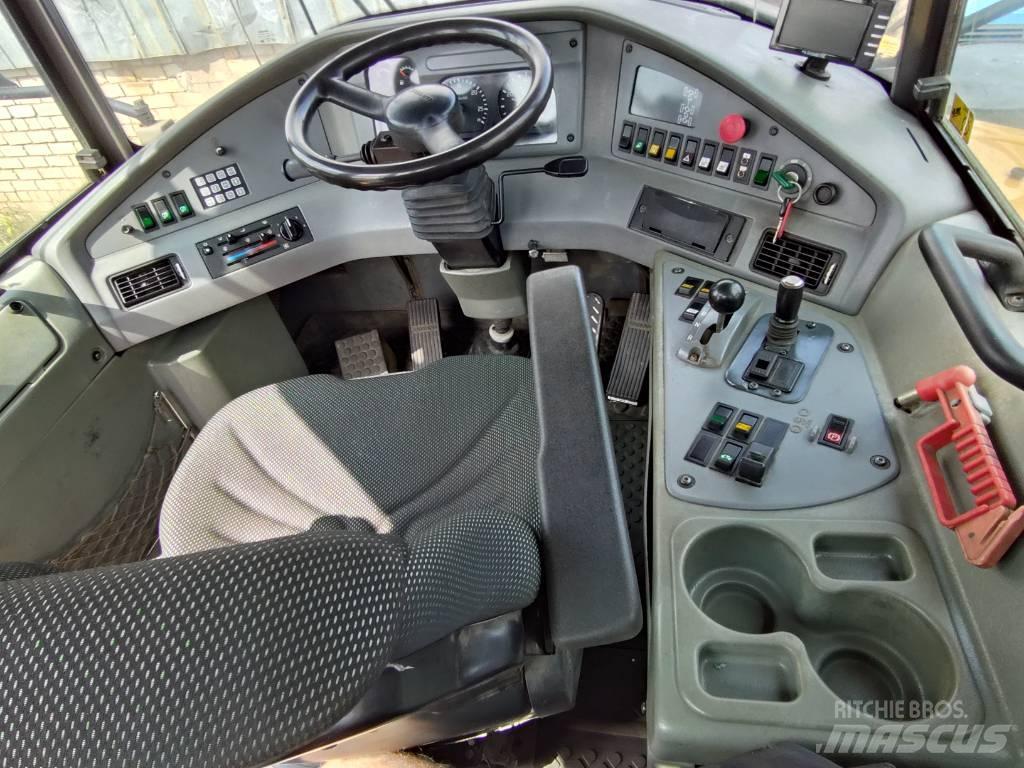 Volvo A25D Belden kirma kaya kamyonu
