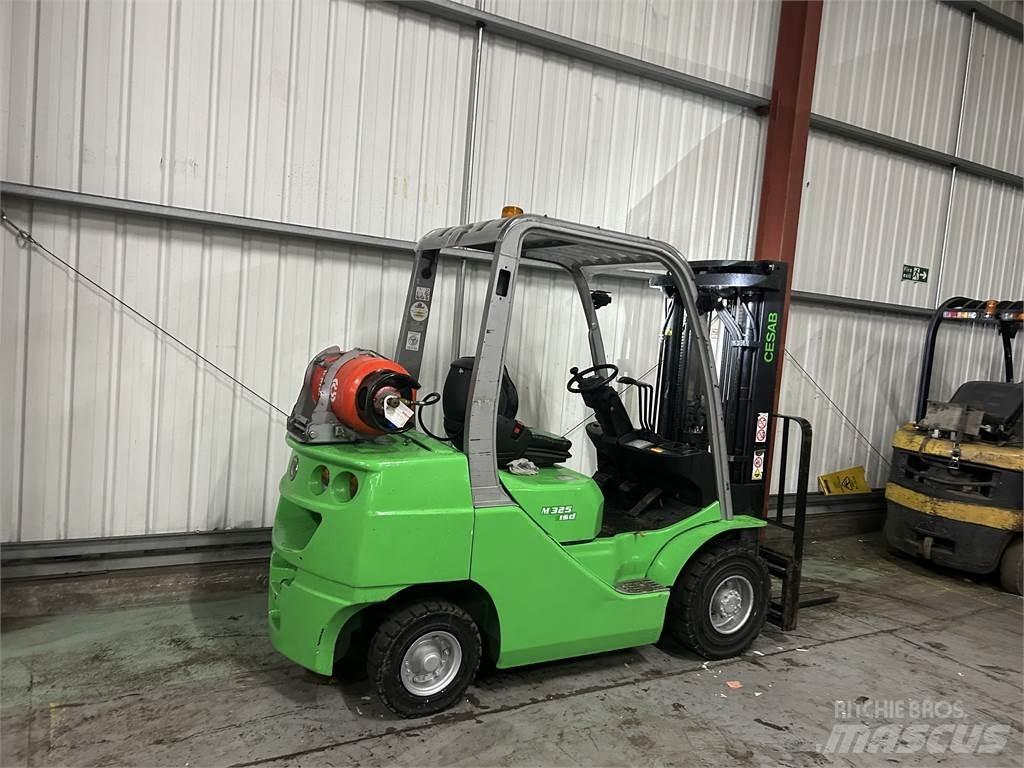Cesab M325G LPG'li forkliftler