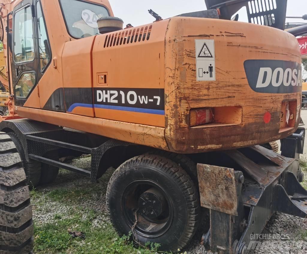 Doosan DH 210 W-7 Lastik tekerli ekskavatörler