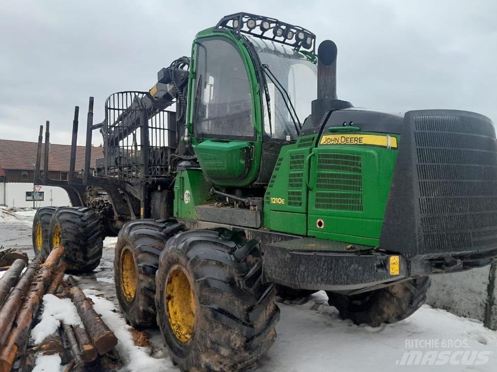 John Deere 1210 E Tomruk yükleyici traktörler
