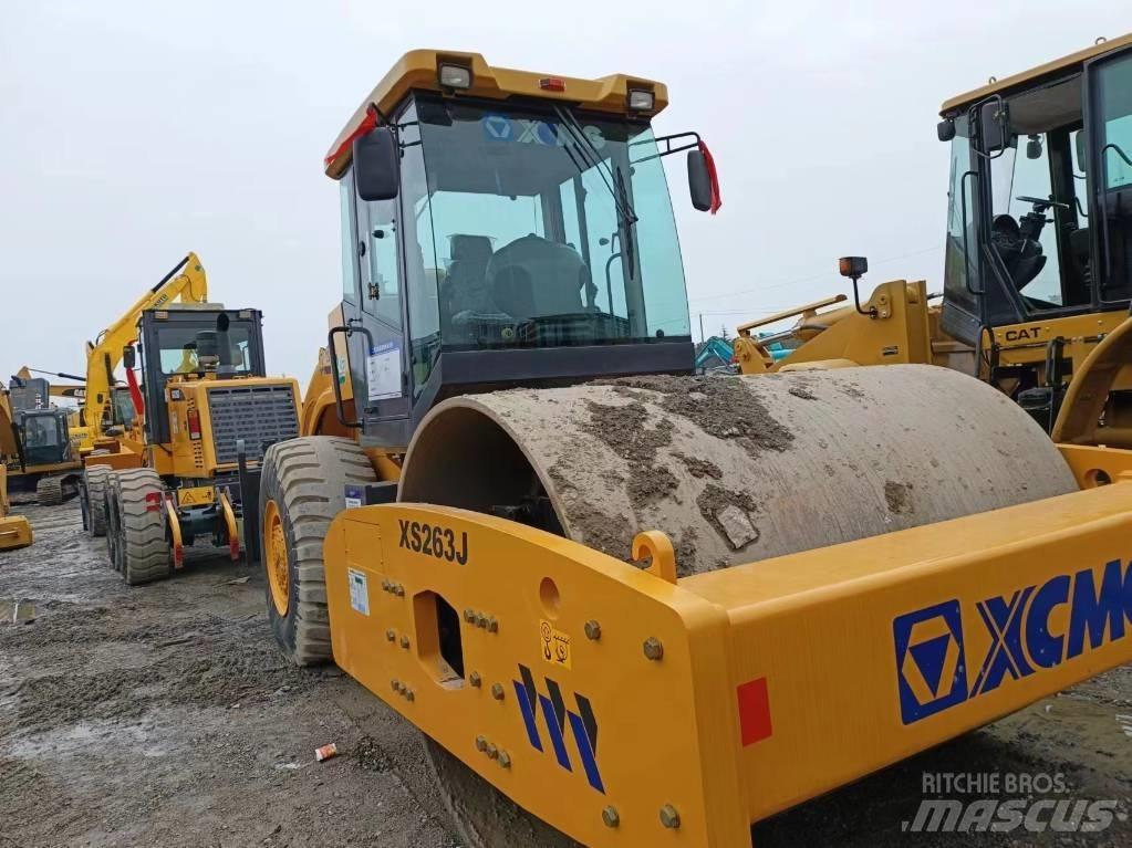 XCMG XC263J Tek tamburlu silindirler