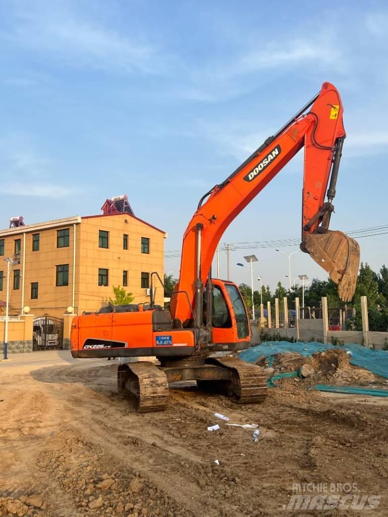 Doosan DX225LC-9C Paletli ekskavatörler