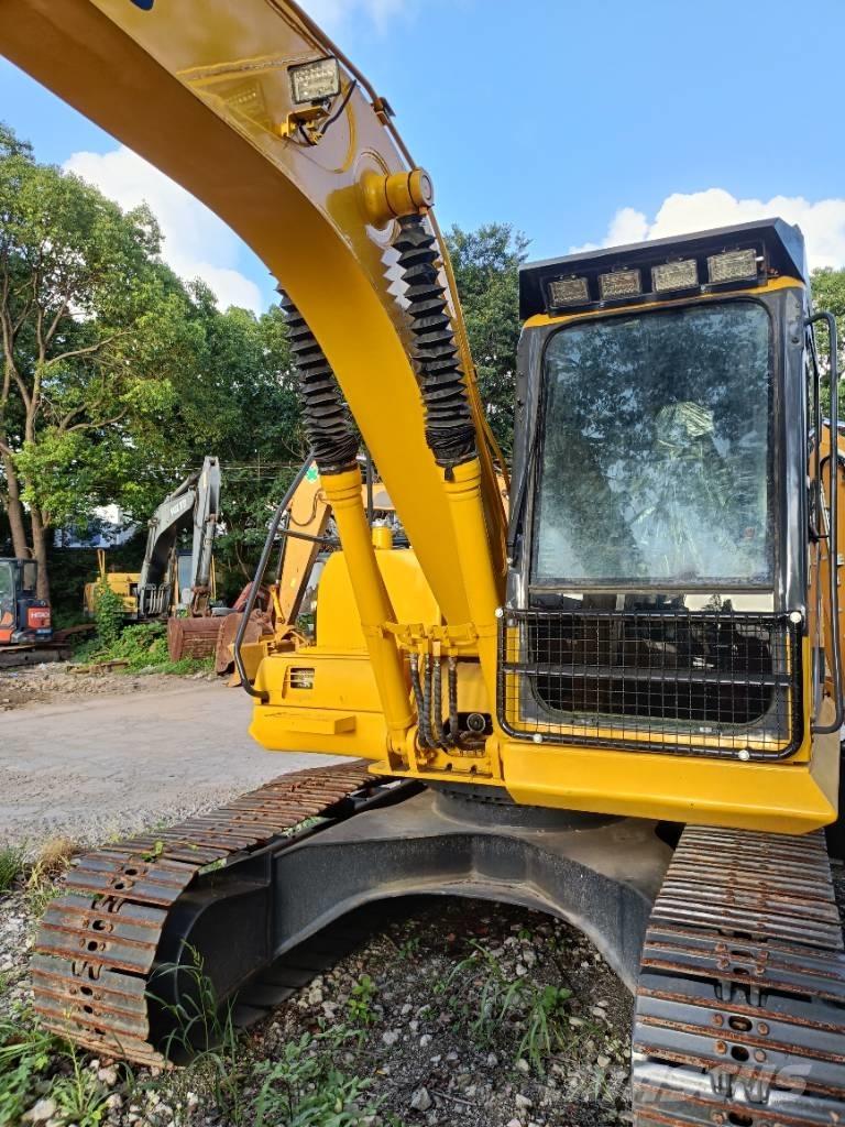 Komatsu PC 130-7 Paletli ekskavatörler
