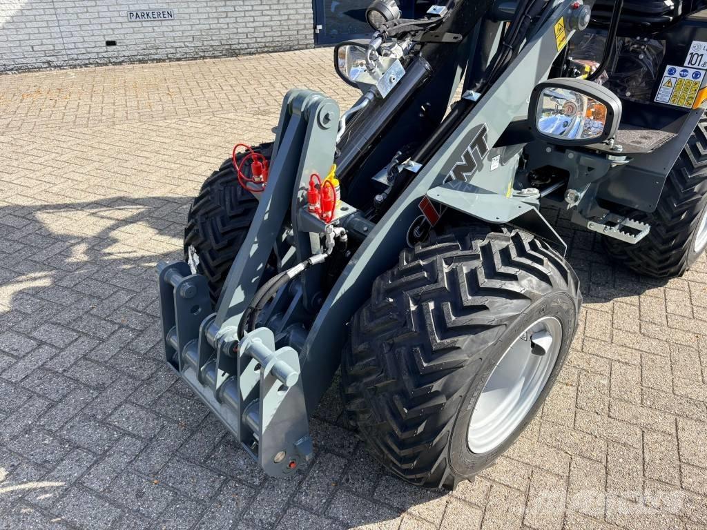 Giant G2300HD Xtra Mini yükleyiciler