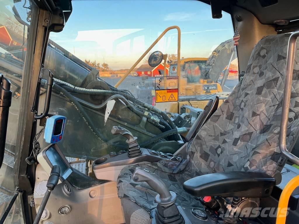 Volvo EC 160 C L Paletli ekskavatörler