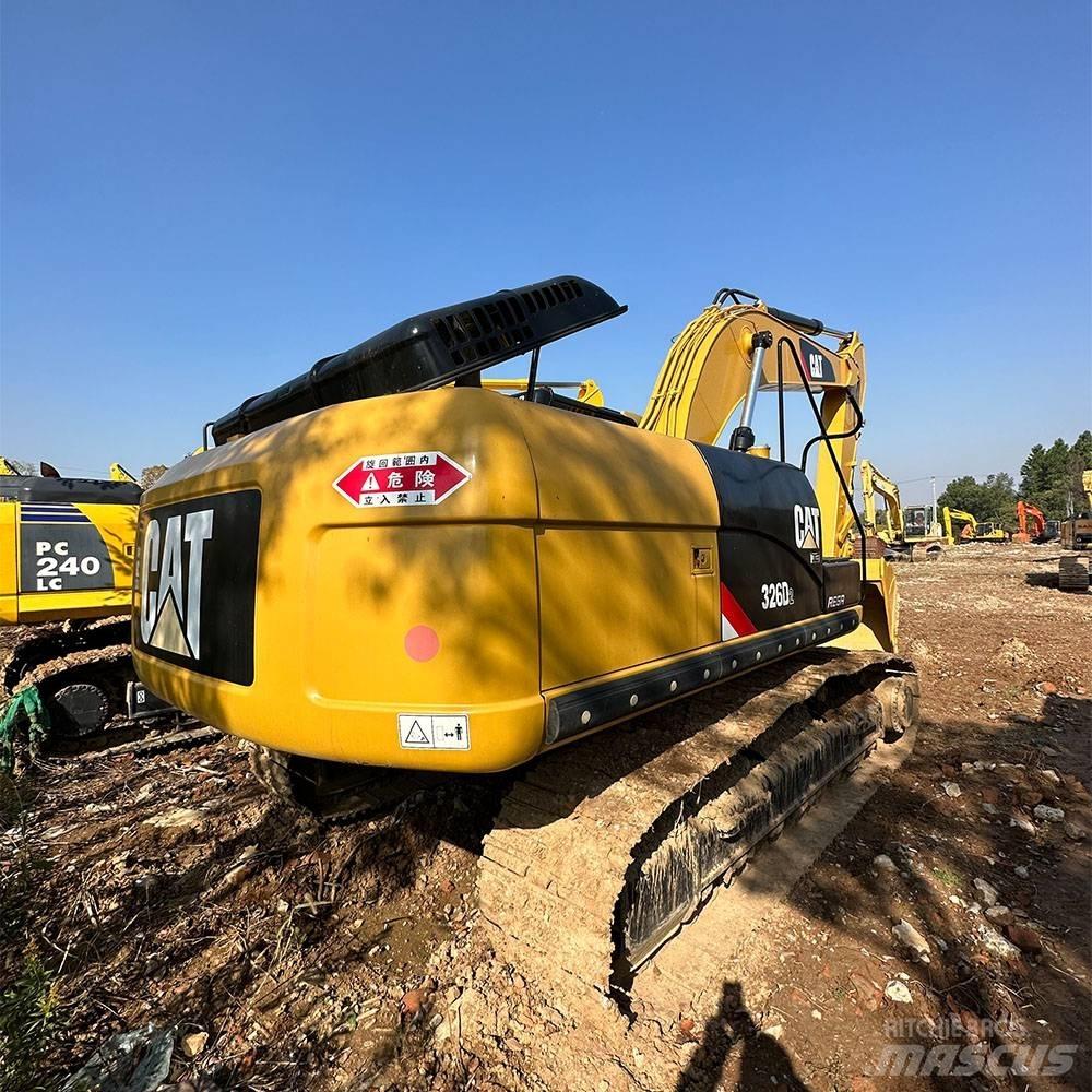 CAT 326D Paletli ekskavatörler