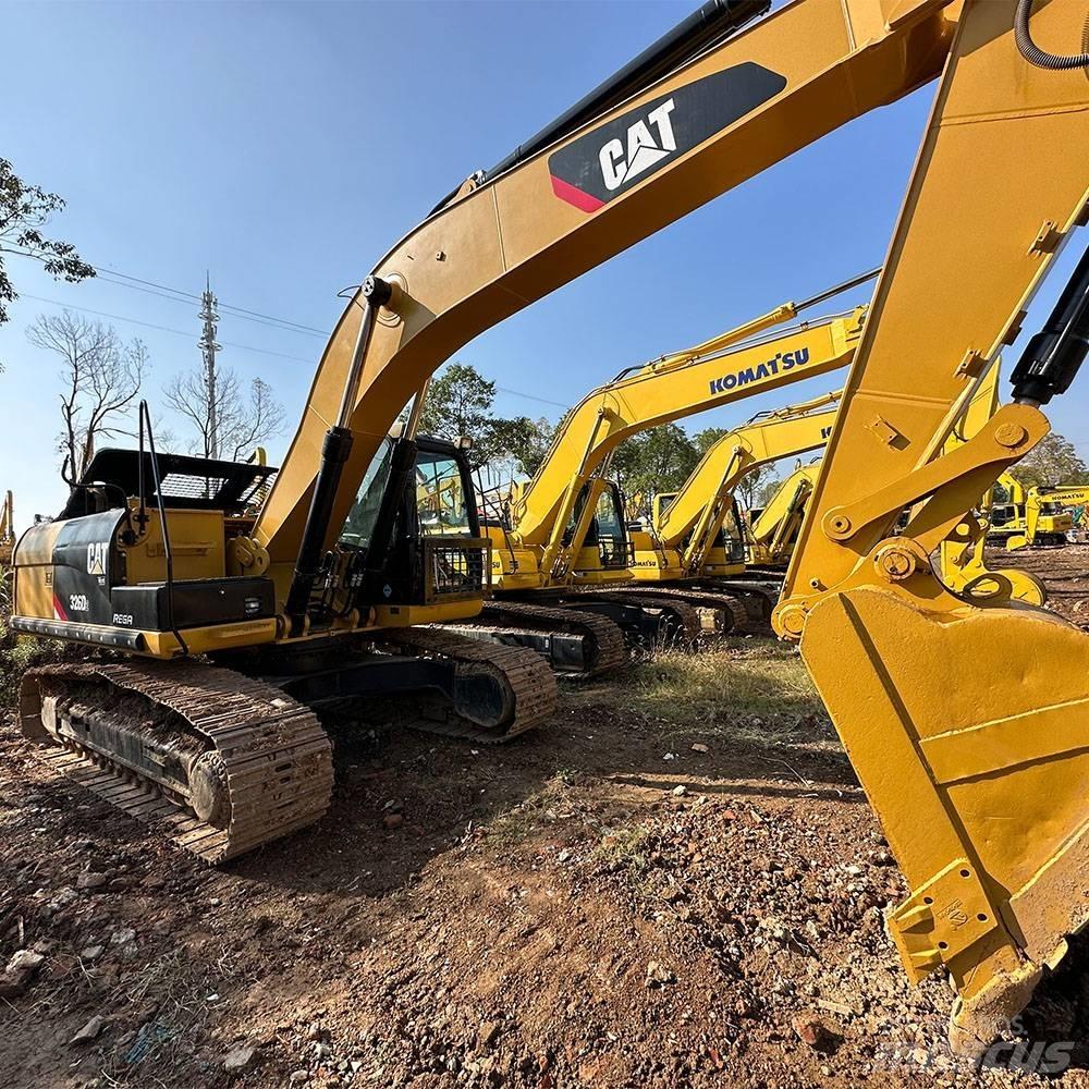 CAT 326D Paletli ekskavatörler