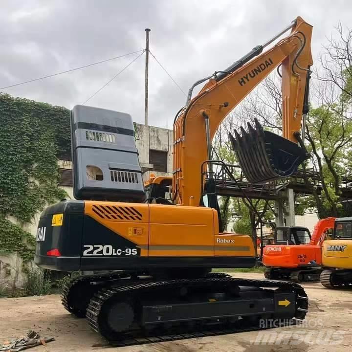 Hyundai R220LC-9S Paletli ekskavatörler