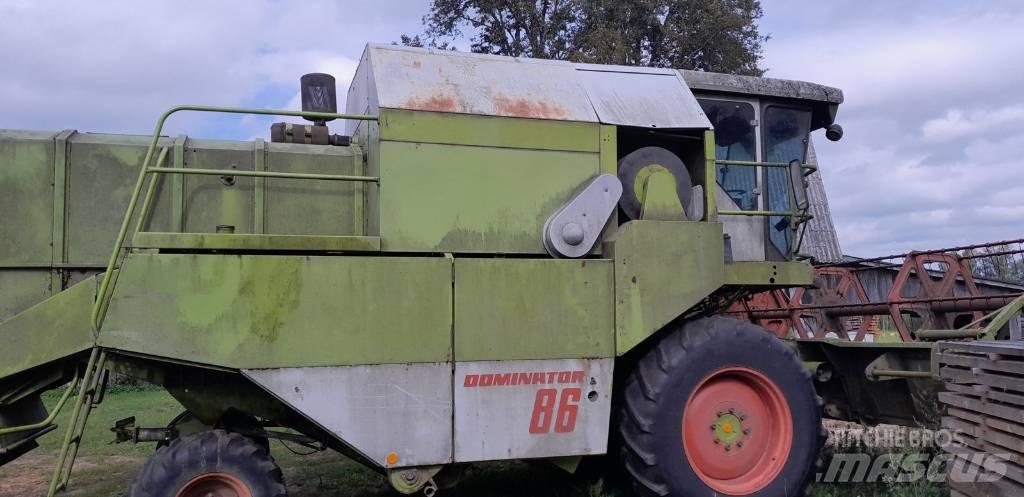 CLAAS Dominator 86 Biçerdöverler