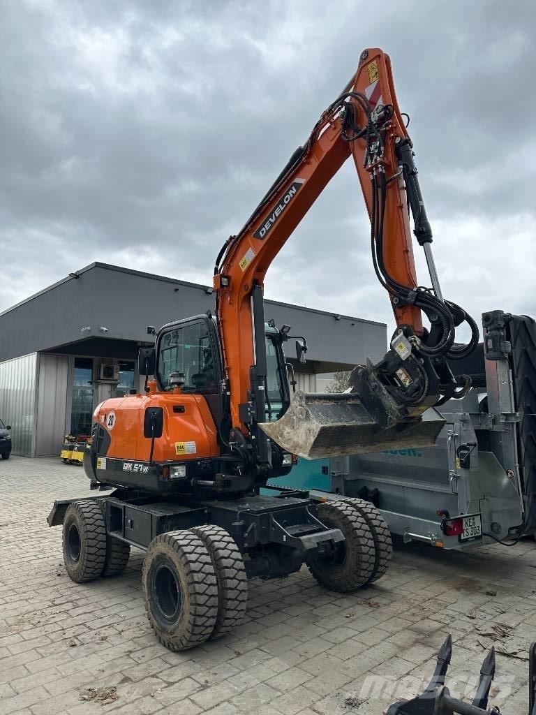 Develon DX 57 W-7 Lastik tekerli ekskavatörler