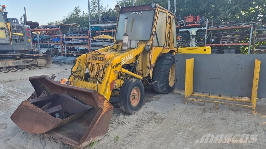 Ford 4500 Kazıcı yükleyiciler - beko loder