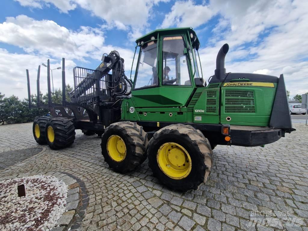 John Deere 1210 E Tomruk yükleyici traktörler