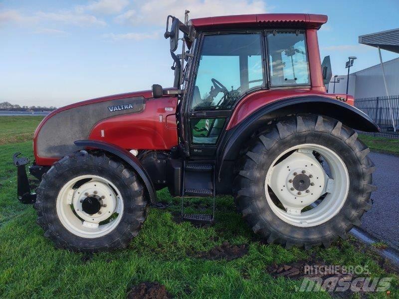 Valtra M 130 Traktörler