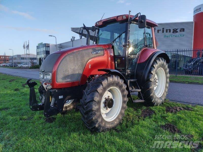 Valtra M 130 Traktörler
