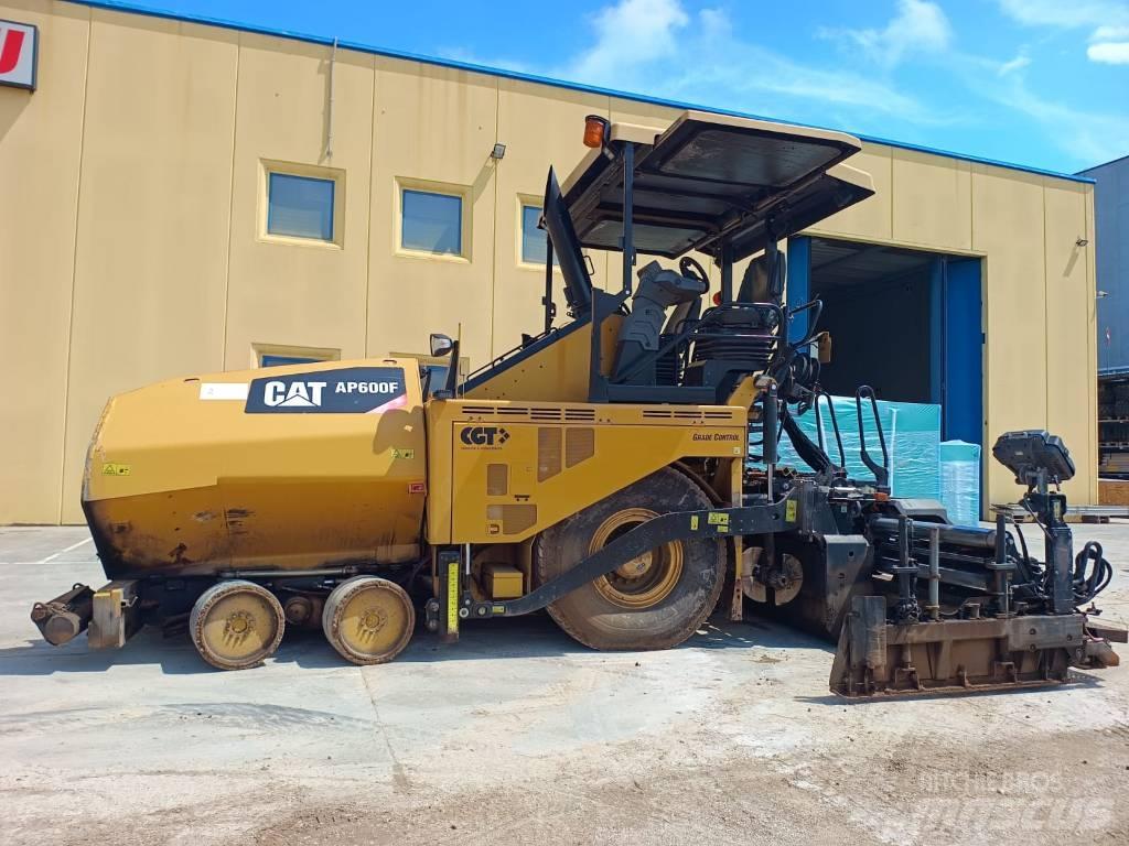 CAT AP 600F Asfalt sericiler