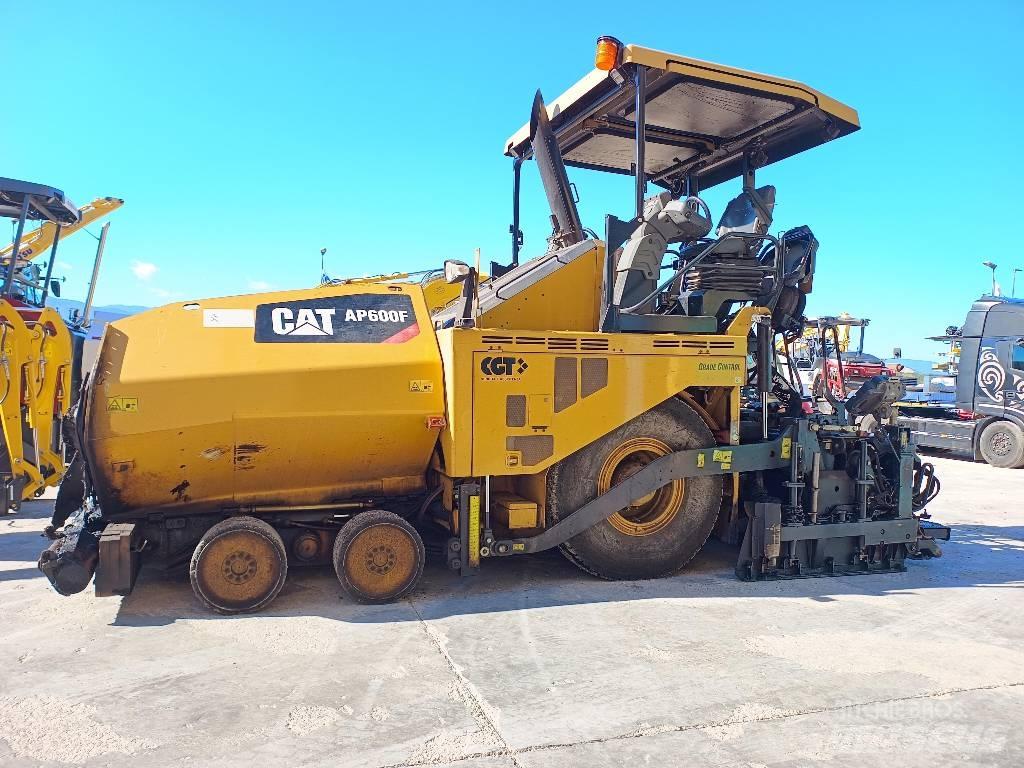 CAT AP 600F Asfalt sericiler