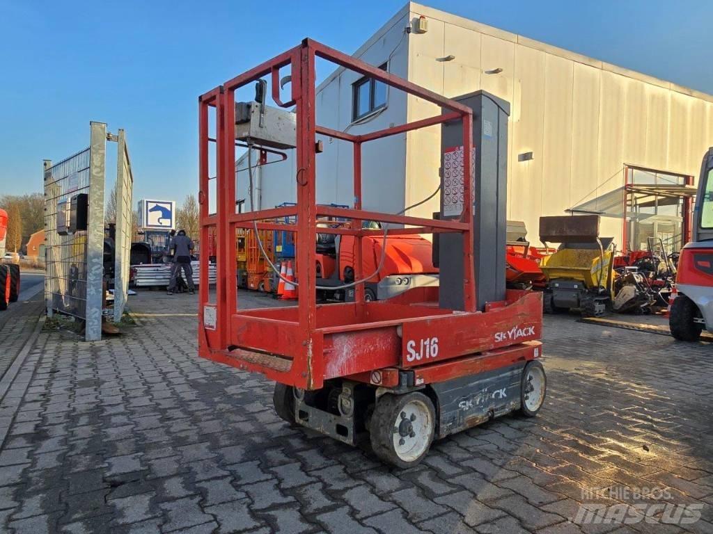 SkyJack SJ 16 Personel Platformları ve Cephe Asansörleri