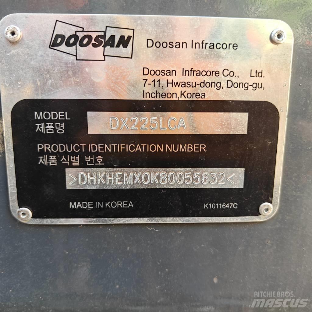 Doosan DX 225 LCA Paletli ekskavatörler