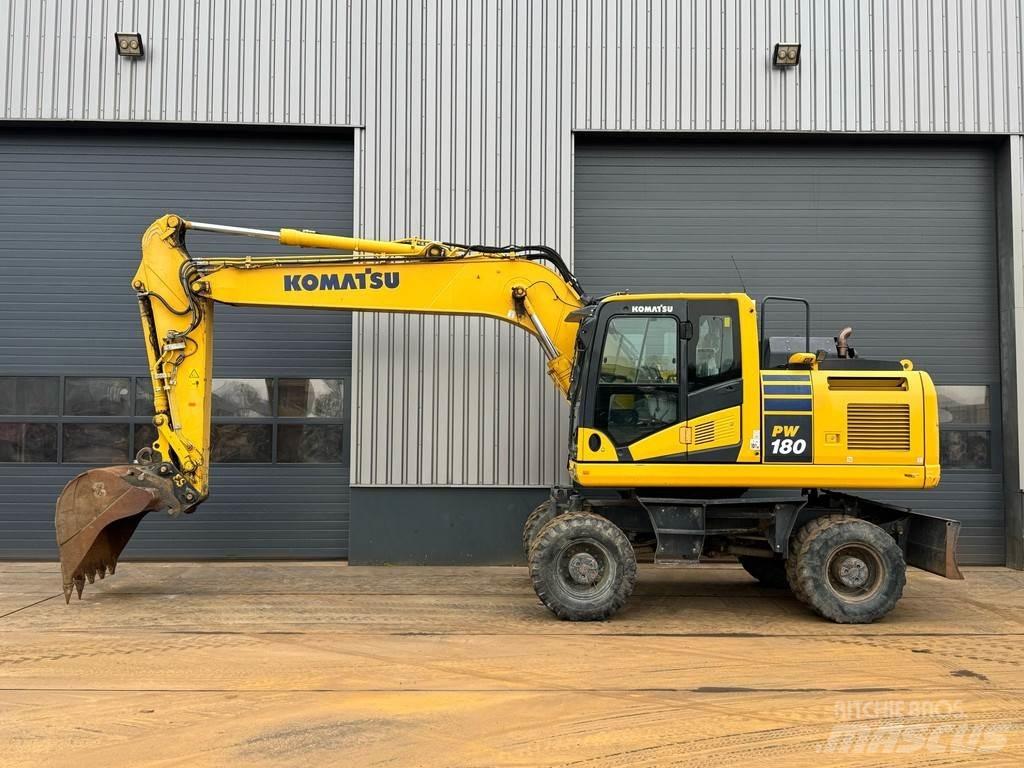 Komatsu PW180-11 Lastik tekerli ekskavatörler