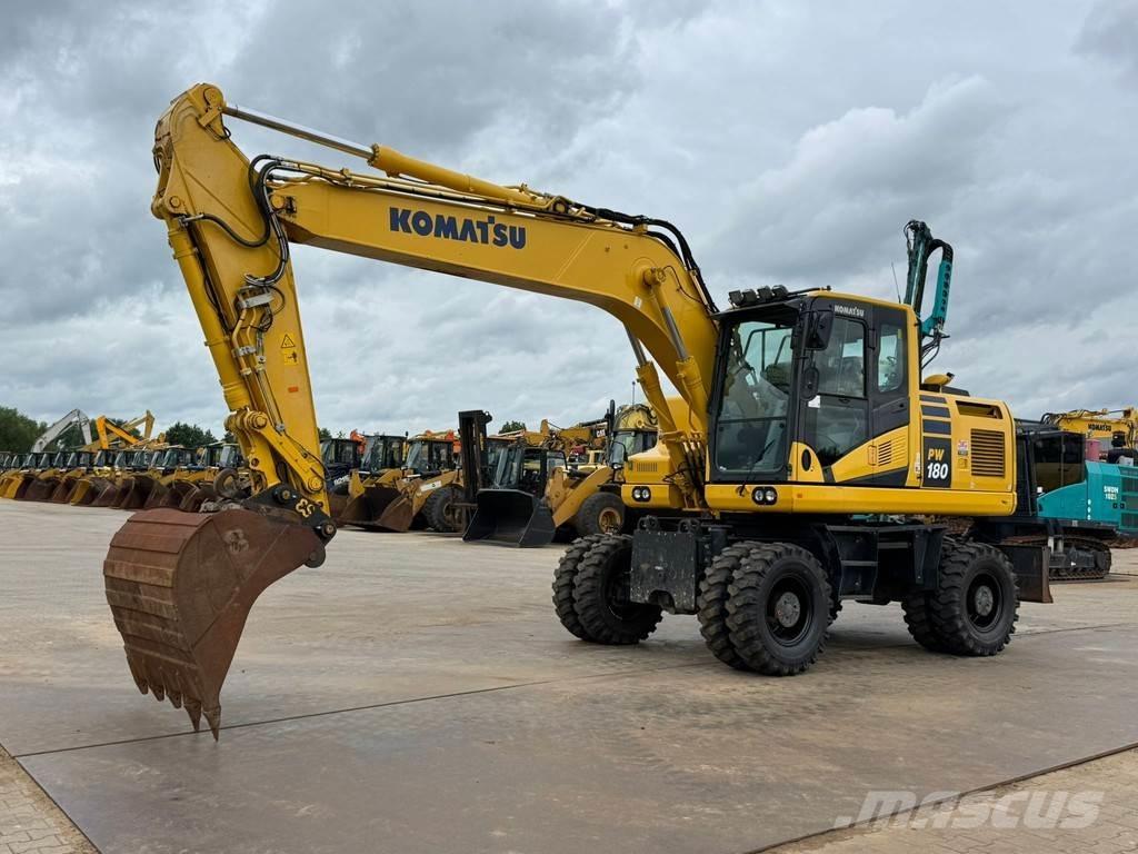 Komatsu PW180-11 Lastik tekerli ekskavatörler