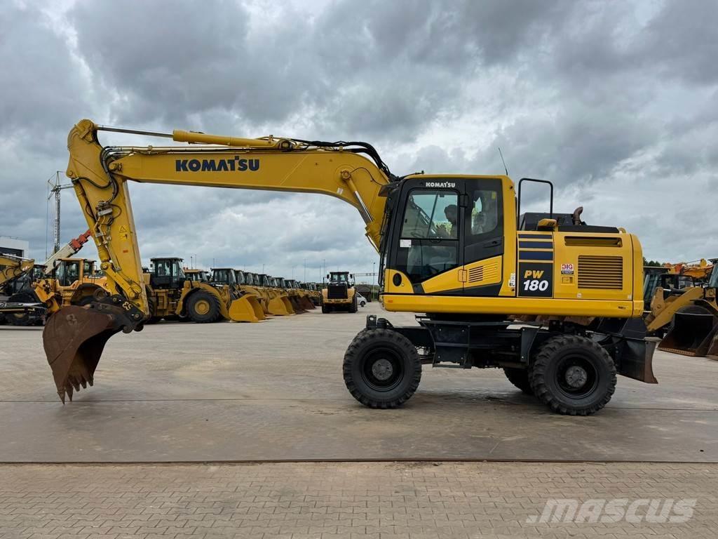 Komatsu PW180-11 Lastik tekerli ekskavatörler