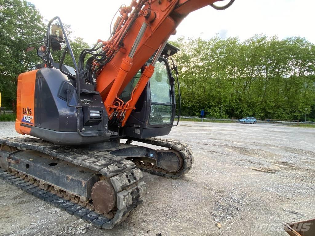 Hitachi ZX 135 US-6 Paletli ekskavatörler