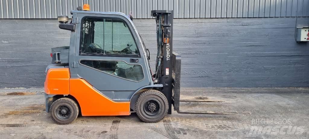 Toyota 8 FDF 25 Dizel forkliftler