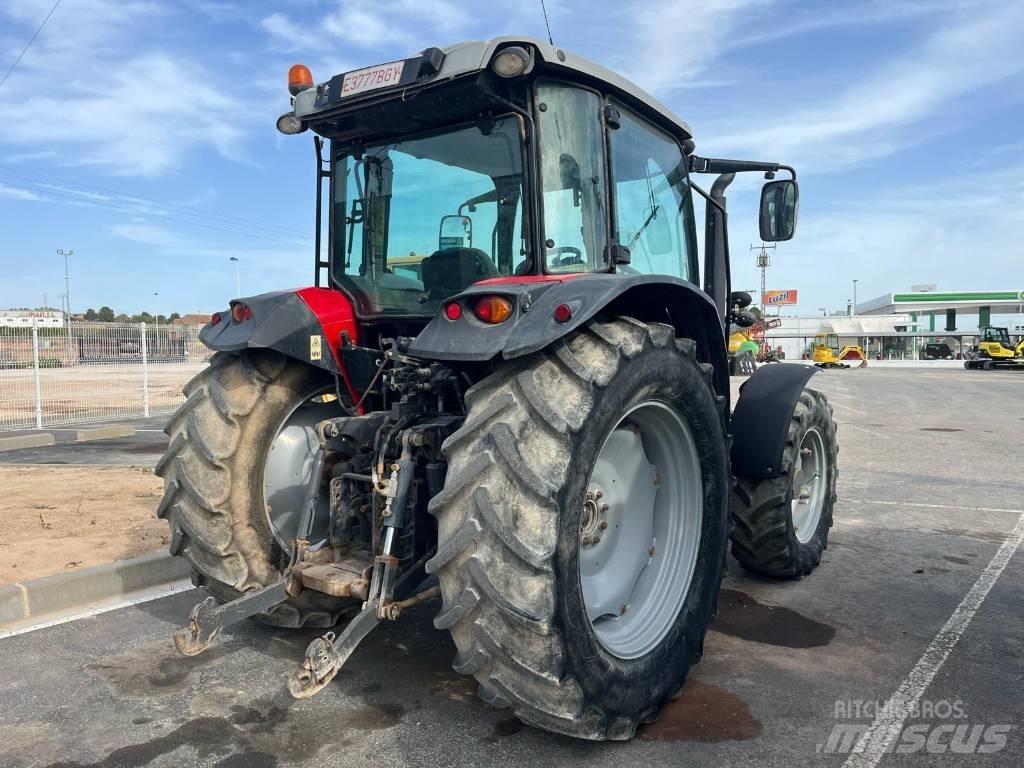 Massey Ferguson 5711 Traktörler