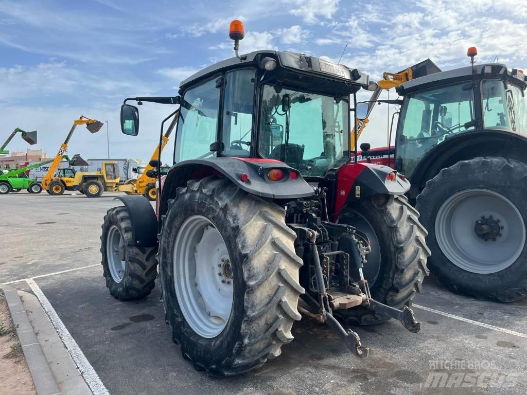 Massey Ferguson 5711 Traktörler