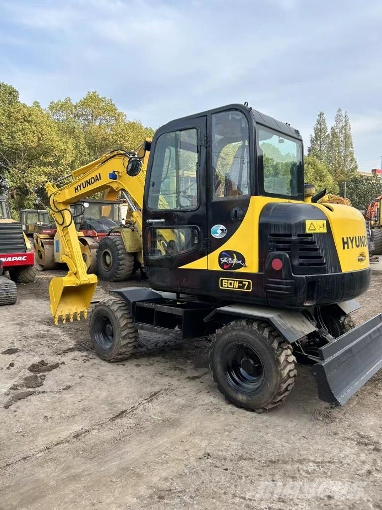 Hyundai 60 W-7 Lastik tekerli ekskavatörler