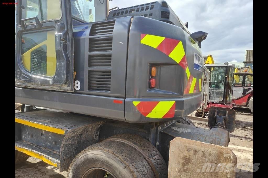 Komatsu PW 148-8 Lastik tekerli ekskavatörler